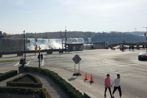 Niagara : Visite en Tesla avec l&#039;horloge florale, le bain à remous et les chutes