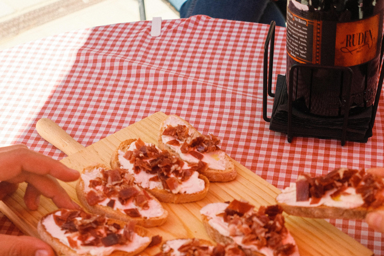 Gibraltar: Old Town Food Tour with Local Guide