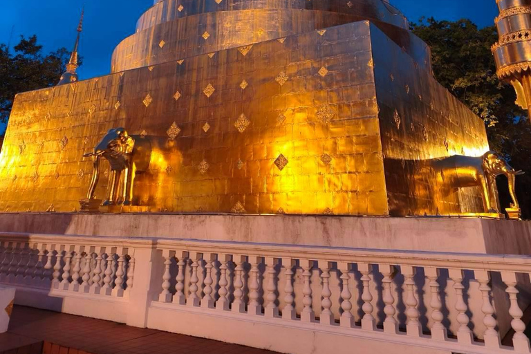 Chiang Mai: Old City Walking Tour with Temples & History Small Group Without Entry Fees