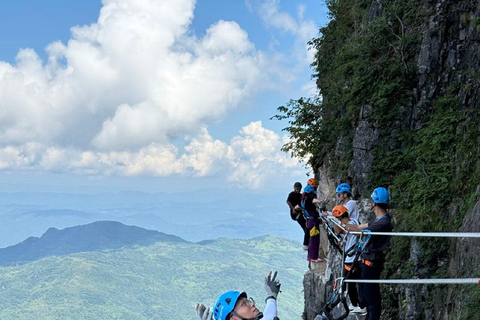 Zhangjiajie: Qixing Mountain & 72 Odd Towers Night Tour