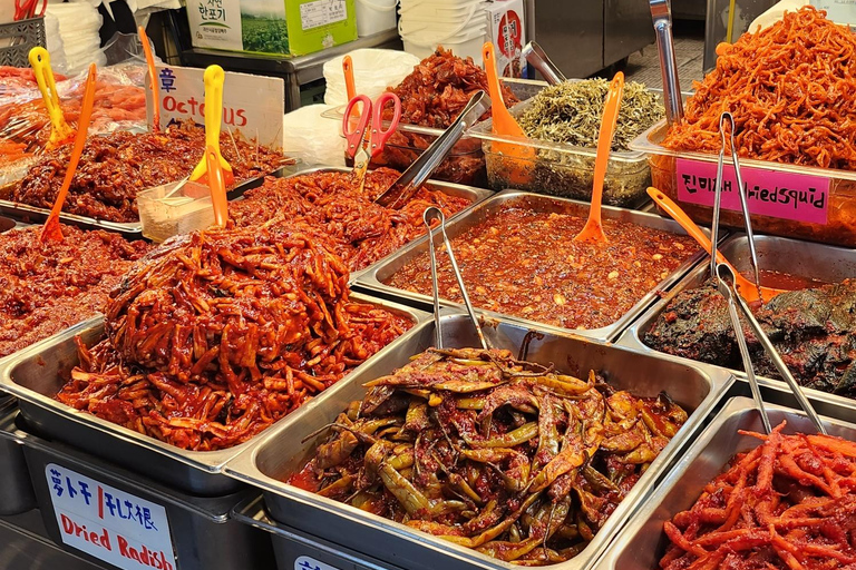 Seul: tour gastronómico pelo mercado noturno com churrasco coreano e casa de chá