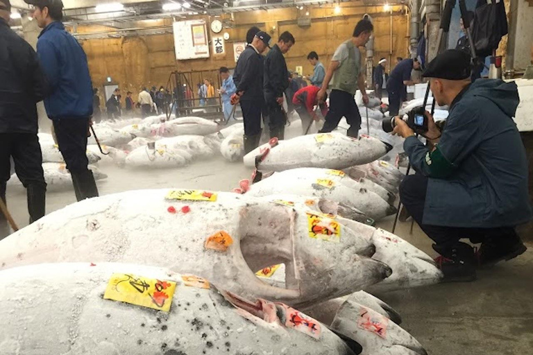 Tokyo - Fiskmarknad Tsukiji fiskmarknad - kulinarisk och pedagogisk rundturTokyo - Fiskmarknaden Tsukiji fiskmarknad Special Foodie Rundvandring