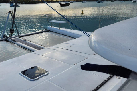 Mauritius Catamaran Cruise: 3 North Island with Lunch Drinks