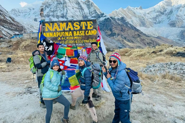 Pokhara: Annapurna base camp Trek with Female Guide