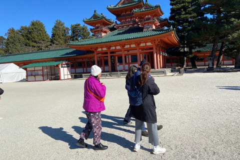E-Bike Tour in Kyoto with Asuka, Japanese graduate student