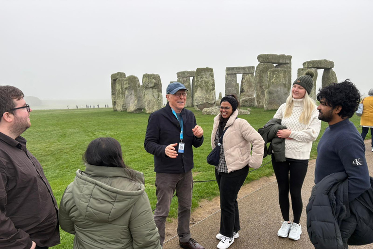 From London: Stonehenge and Windsor Castle Guided Day Trip Stonehenge & Windsor Entry
