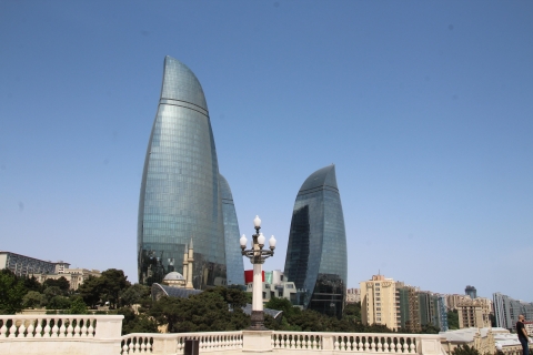 Visita a la Ciudad Vieja de Bakú en Azerbaiyán