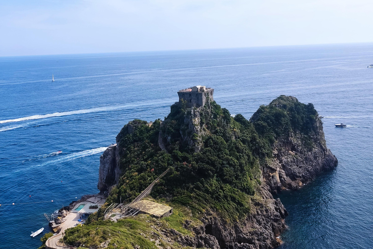 Sorrento Coast: Discover Hidden Gems by Vespa with a Buddy