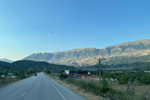 Desde Tirana: excursión de 1 día a Saranda y Corfú (Grecia) con ferri