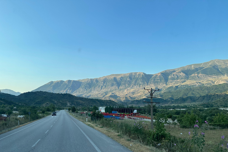 Desde Tirana: excursión de 1 día a Saranda y Corfú (Grecia) con ferri