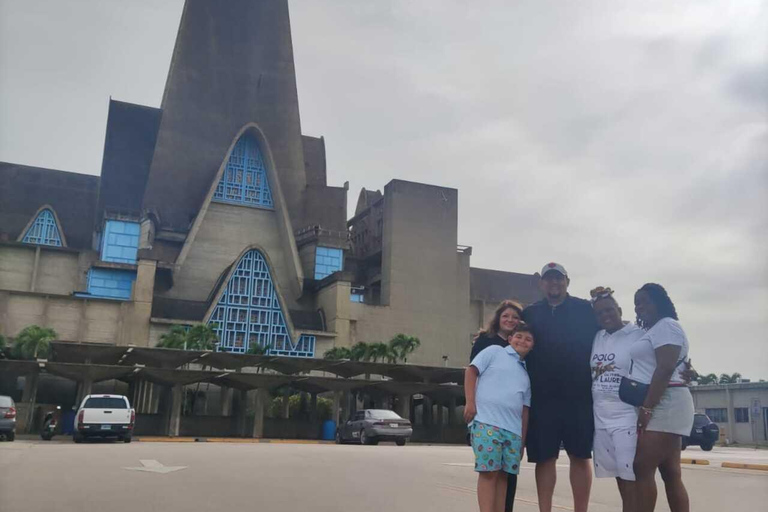 Visita Cultural em Higüey: Da Basílica às Praias de Macau