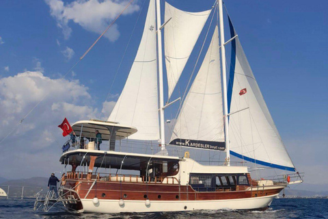 Fethiye: 12 Islands Cruise with Lunch,Drinks & Free Transfer