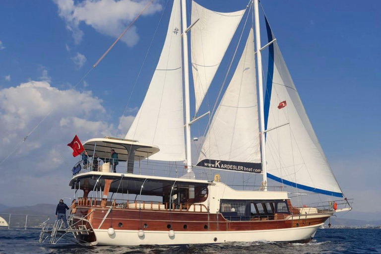 Fethiye: 12 Islands Cruise with Lunch,Drinks & Free Transfer
