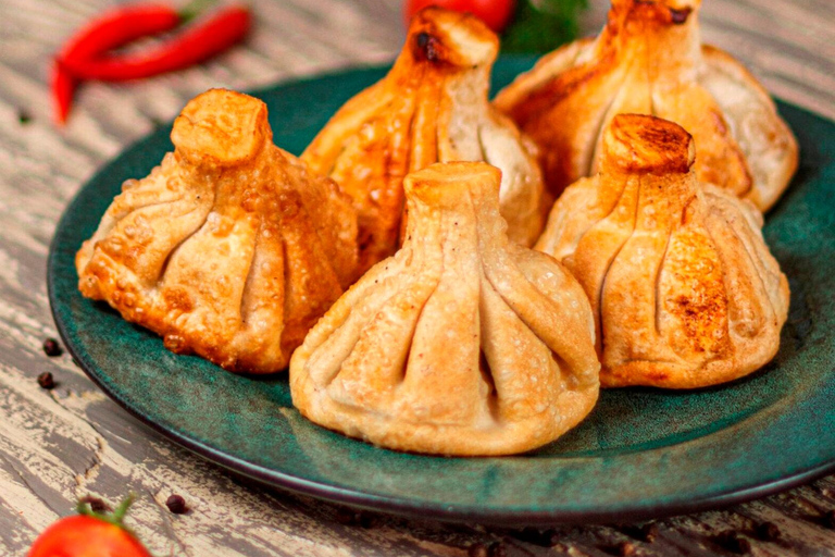 Tbilisi: tour guidato del villaggio di Natale e del mercatinoTbilisi: tour privato del mercatino di Natale del villaggio