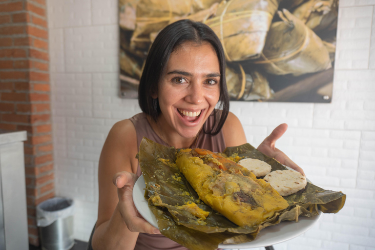 Medellín : visite guidée de la gastronomie de rue avec 10 dégustationsMedellín : visite guidée de la gastronomie de rue avec dégustations