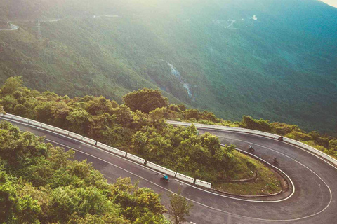 Da Nang: Explore Hai Van Pass by US Army Jeep