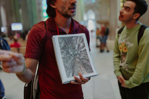 Barcellona: Tour guidato della Sagrada Familia per piccoli gruppi