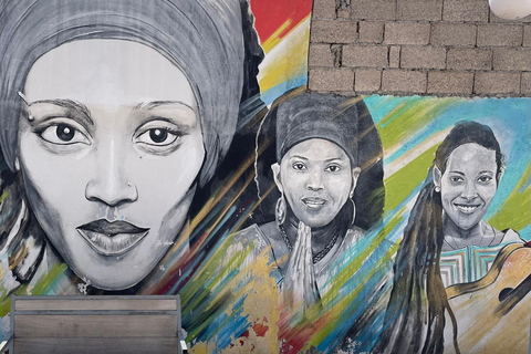 Santiago Island: Highlights Tour with Guide