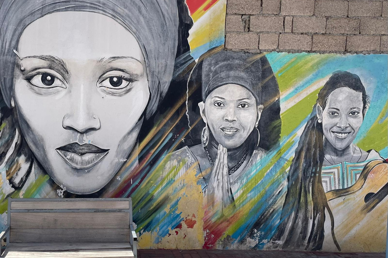 Santiago Island: Highlights Tour with Guide