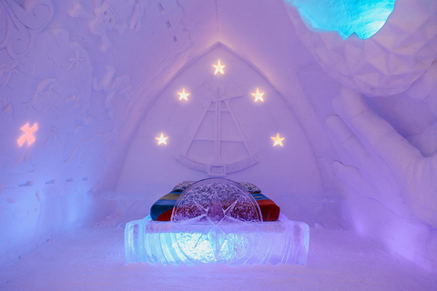 Quebec City: Hotel de Glace Overnight Experience Hotel de Glace Overnight Experience: Thematic Queen Suite