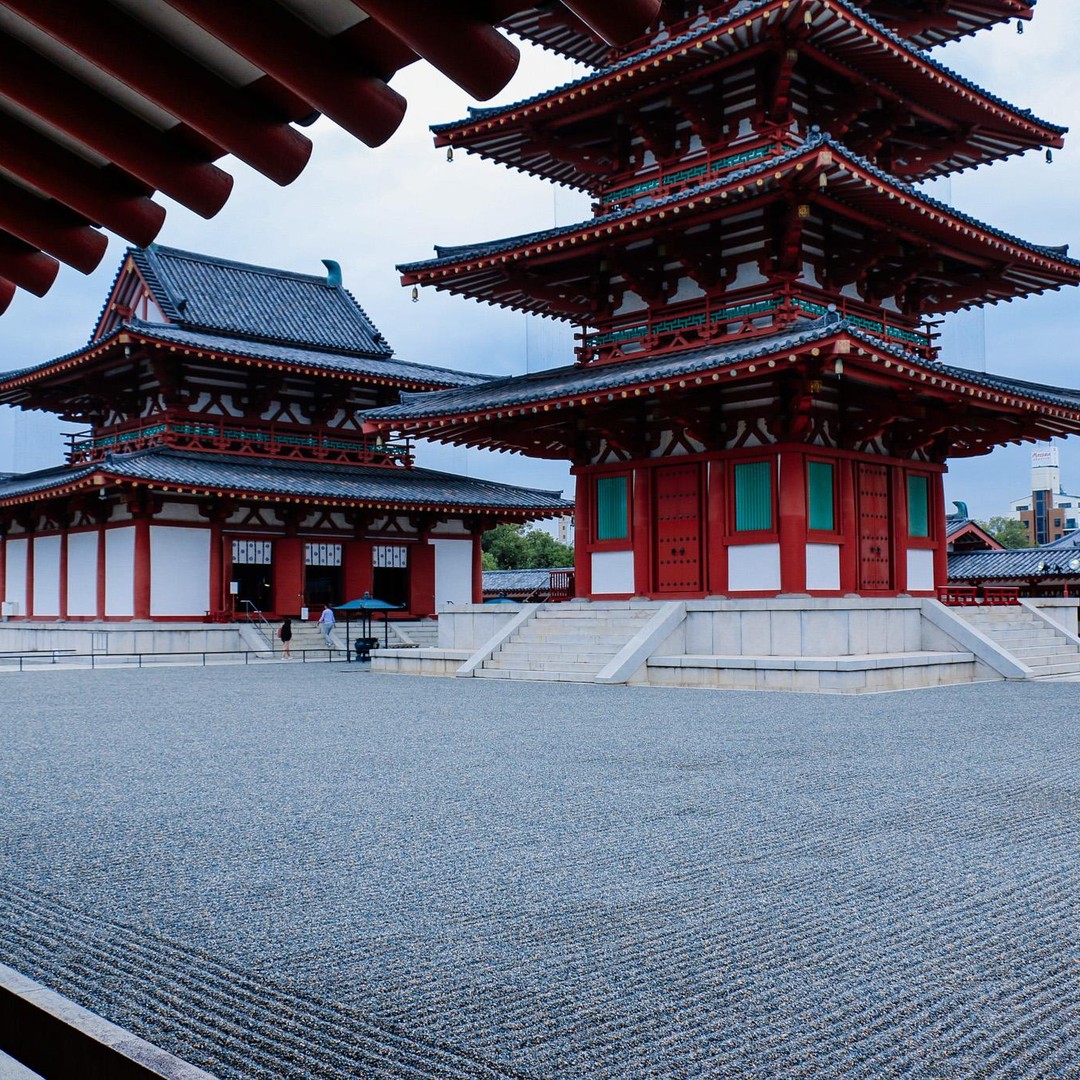 Osaka: Tennoji Ward, Shinsekai 3 hours Walking Tour