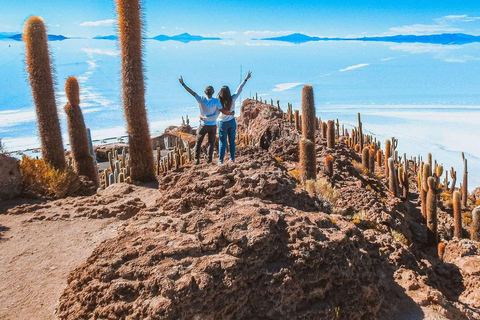 Uyuni: Całodniowa wycieczka po Salt Flats z winem o zachodzie słońca