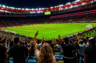 Live-Fußballspiel im Maracanã mit lokalem Gastgeber & Transfer