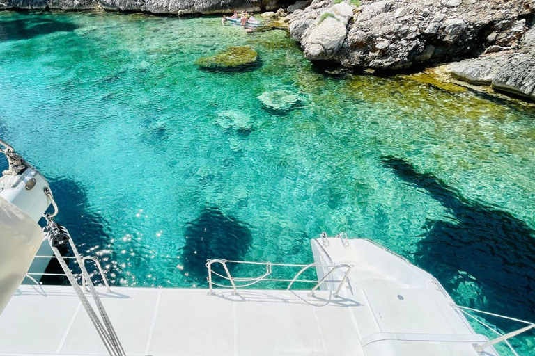 Porto Conte: Half-day catamaran tour with aperitif