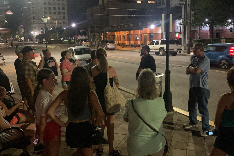 Ghost Tour com equipamento de caça a fantasmas