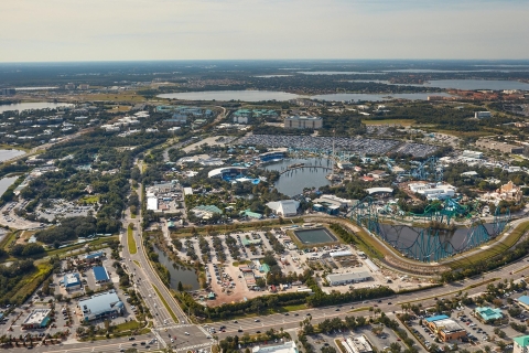 Orlando: opowiedziany lot helikopterem nad parkami rozrywki25-30 minut (parki tematyczne + centrum)