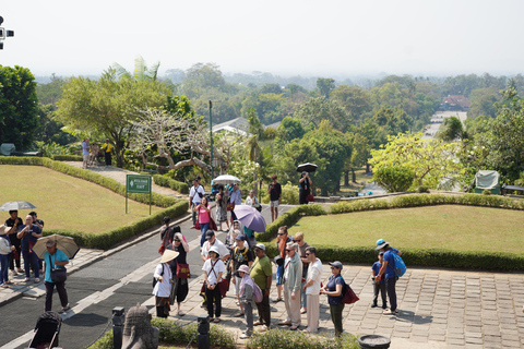 Yogyakarta: Borobudur sunrise,guarantee climb-up& Prambanan Borobudur Sunrise sharing Tour Without Ticket