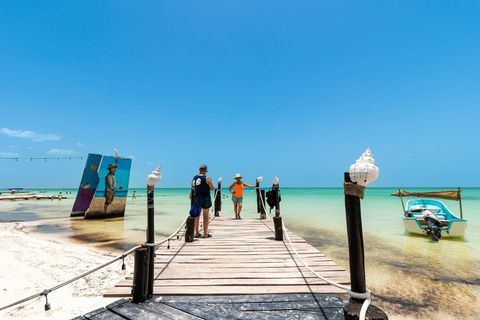 Holbox: Dagvullende tour naar het eiland, zwemmen in de cenote en lunch