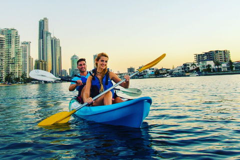 Costa Dorada: Excursión en kayak al atardecer a la Isla Macintosh