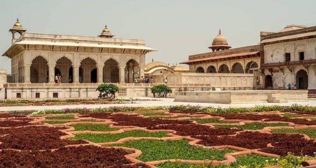 Full Day Agra Local Tour And Drop To Jaipur Same Day
