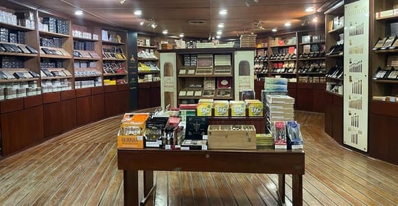 Punta Cana: Don Lucas Cigar Factory & Rum Tour with Pickup