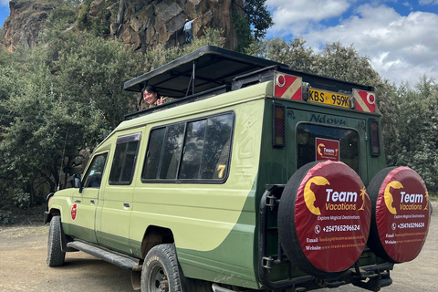 نيروبي: رحلة سفاري في بحيرات الوادي المتصدع لمدة 5 أيام مع مكان إقامةنيروبي: رحلة سفاري لمدة 5 أيام ف