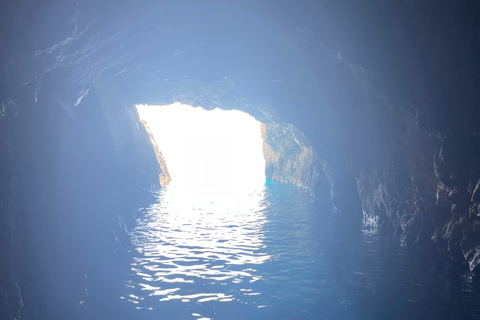 Zakynthos: Navagio Beach and Blue Caves Boat Tour Around Zante by private boat