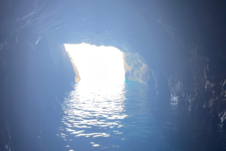 Zakynthos: Navagio Beach and Blue Caves Boat Tour Around Zante by private boat