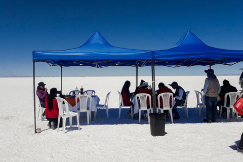 Heldagsäventyr i Uyuni: Frukost och inträdesavgifter ingår