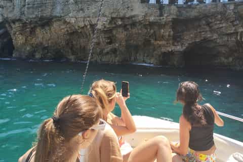 Monopoli: 3h Private tour of the caves of Polignano a Mare