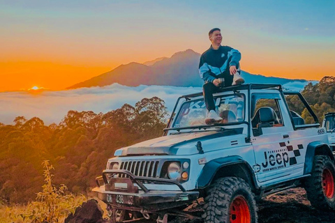 Bali: Alba del monte Batur e tour in jeep della lava nera con colazioneTour in jeep tutto incluso con servizio di prelievo e rientro