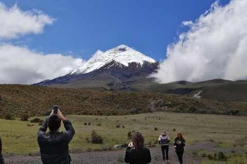Quito: Private Full Day Tour with Flexible Destinations