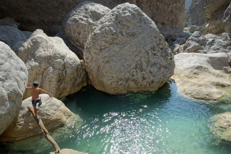 Da Muscat: Escursione di un giorno a Wadi Hawir con pranzoDa Muscat: Gita di un giorno a Wadi Hawir con pranzo