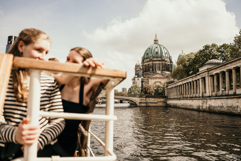 Berlin: Italo Disco Sunset Cruise on the Spree River