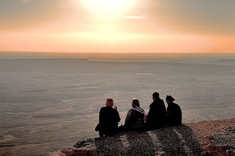 Riyadh: Edge of the World Hike &amp; Gazelle Sanctuary 4WD Tour