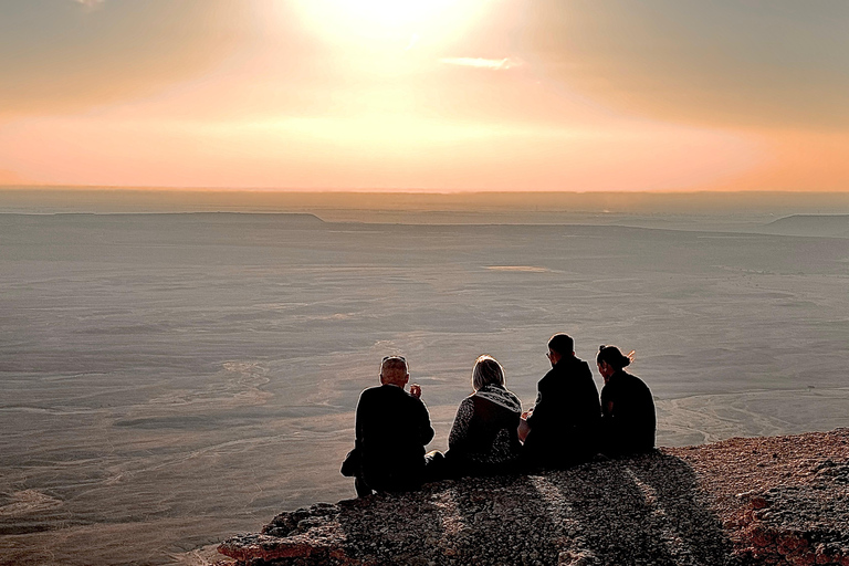 Riyadh: Edge of the World Hike &amp; Gazelle Sanctuary 4WD Tour