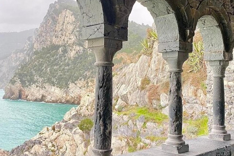 From Livorno: Accessible Cinque Terre and Pisa Private Trip