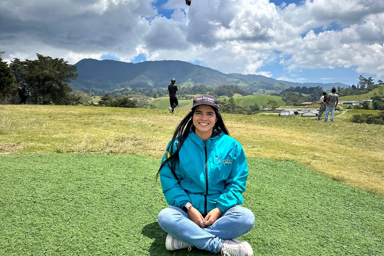 Medellín: Skip-the-Line Paragliding W 20-Yr Experience Pilot