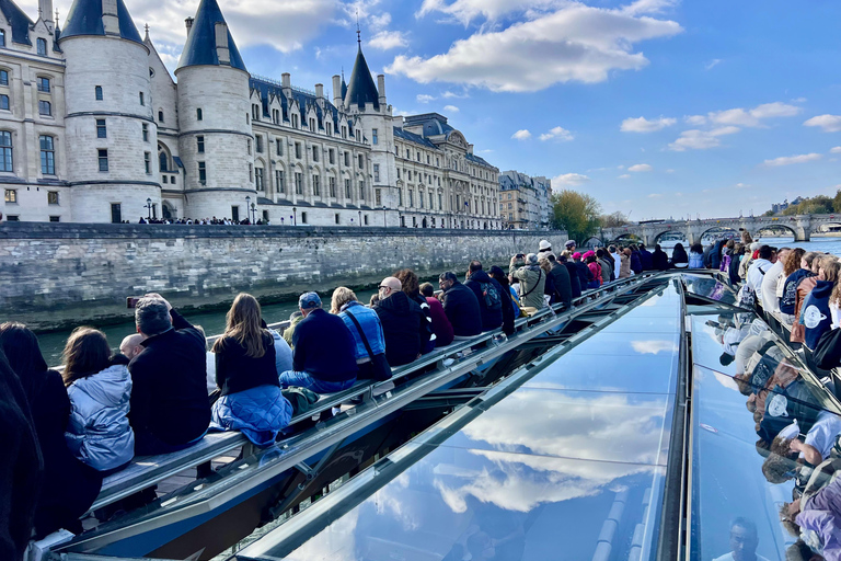 Paris: Day or Evening River Cruise with Musical Ambiance Paris: Evening River Cruise with Musical Ambiance & Postcard