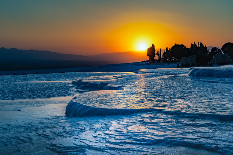 From Istanbul: Guided Pamukkale Tour with Flight and Lunch